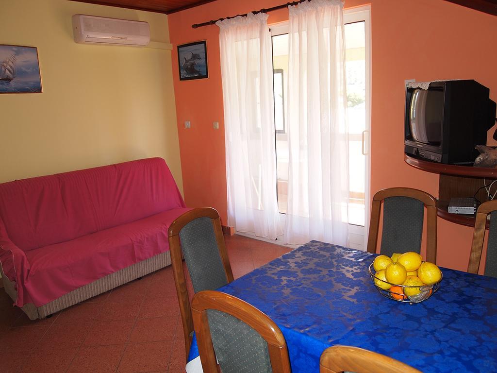 Apartmani Delfin Grebaštica Exterior foto
