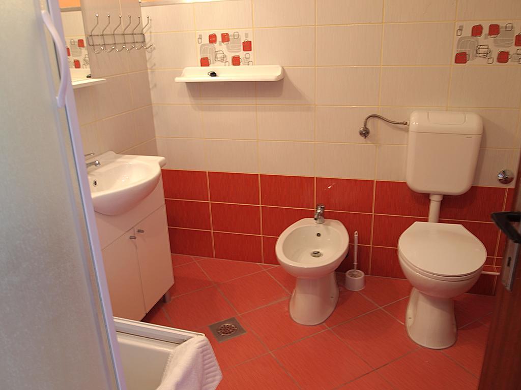 Apartmani Delfin Grebaštica Exterior foto