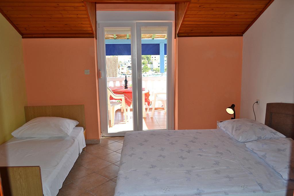 Apartmani Delfin Grebaštica Exterior foto