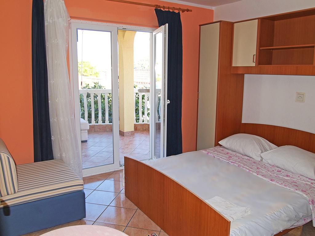 Apartmani Delfin Grebaštica Exterior foto